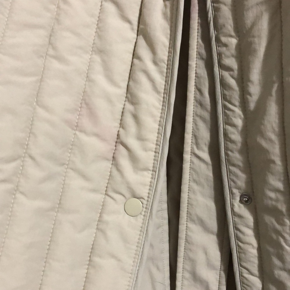 H&M • Oversized Cream Light Beige Quilted & Belted Vest - Picture 9 of 10